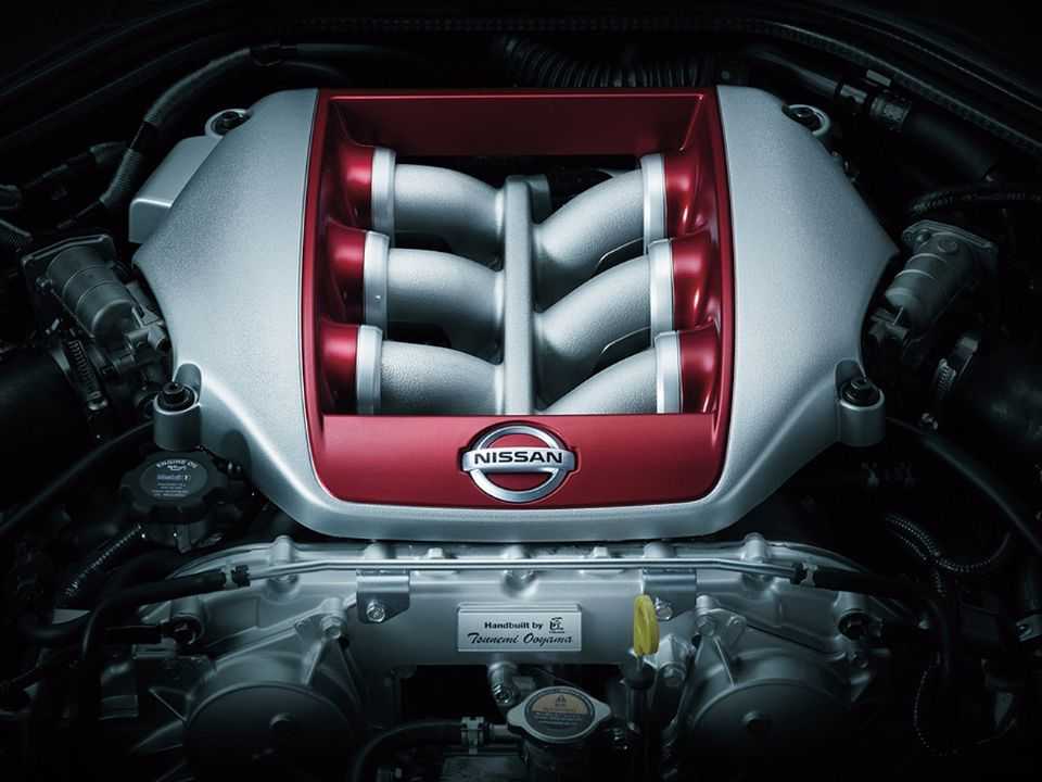 Detalhe do motor V6 biturbo do Nissan GT-R