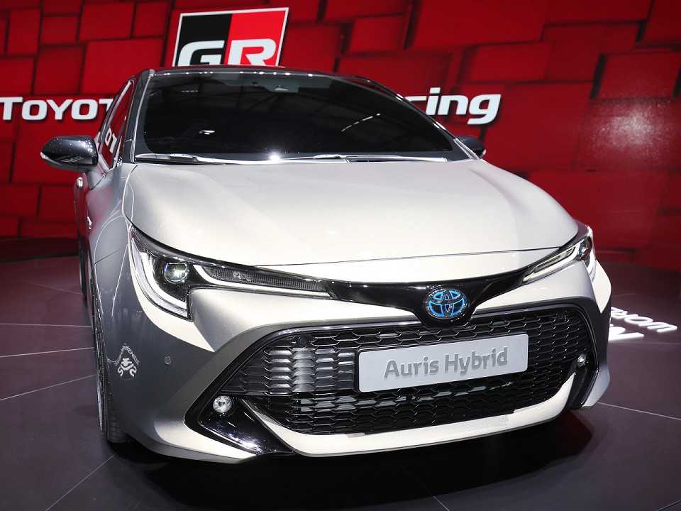 ToyotaAuris 2019 - ngulo frontal