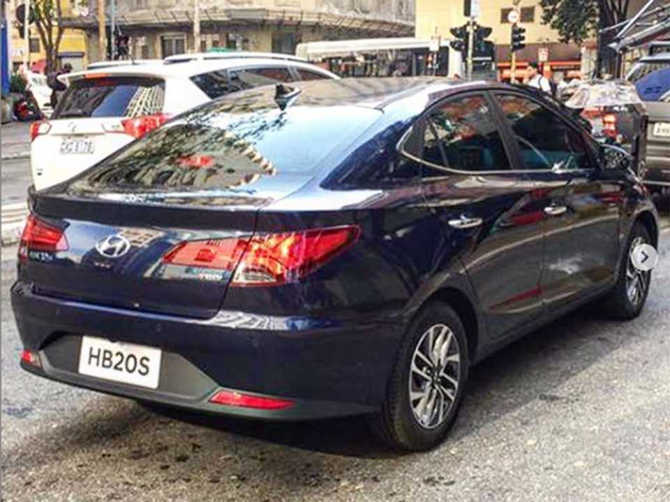 Flagra publicado no Instagram antecipando a nova geração do Hyundai HB20S