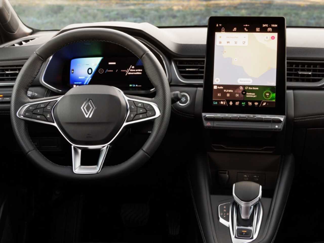 Interior da nova picape da Renault terá tela do sistema multimídia montada na vertical