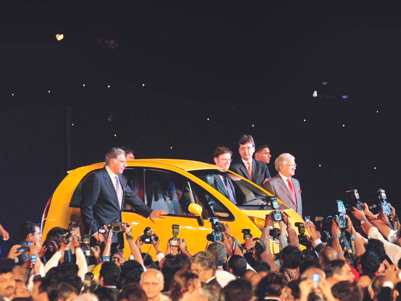 Ratan Tata durante apresentao do Nano em 2009