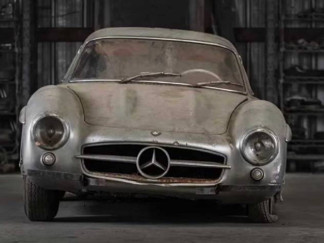 Mercedes abandonado h quase 50 anos  vendido por mais de R$ 50 milhes