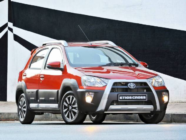 Black Friday? Toyota Etios Cross usado a preo de quadriciclo Honda 0 km