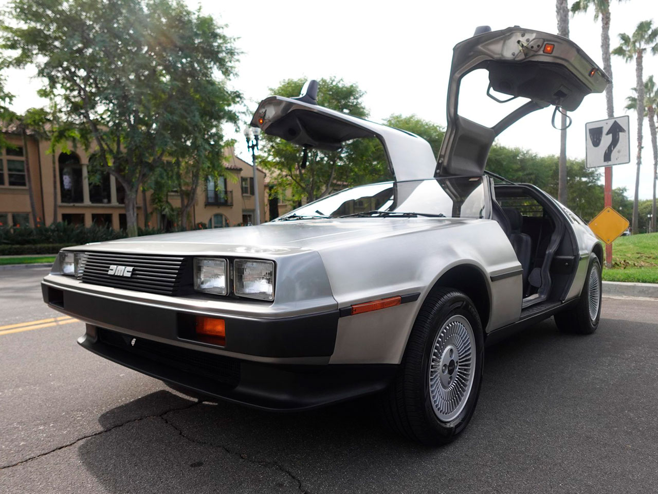 DeLorean DMC-12 leiloaoa nos EUA