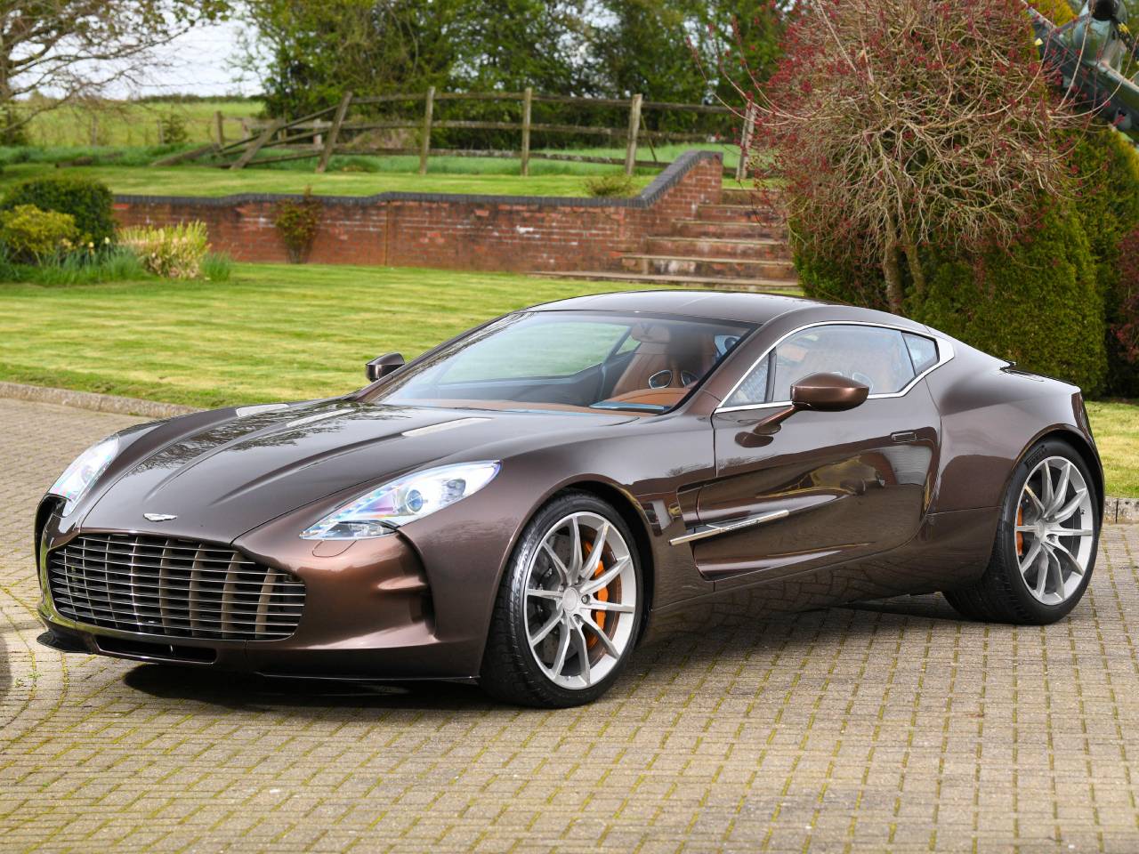 Aston Martin One 77