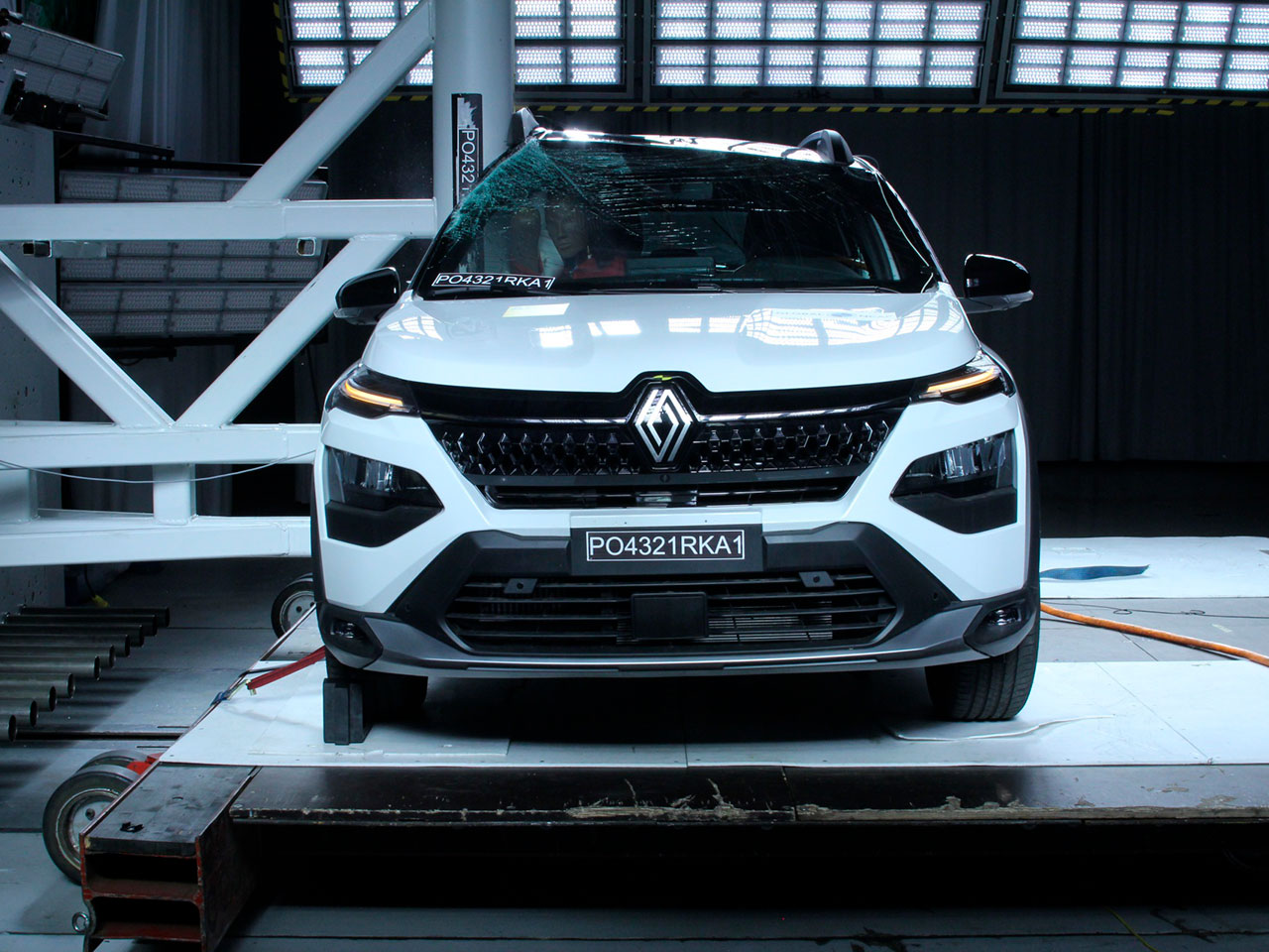 Renault Kardian durante teste de impacto lateral no Latin NCAP