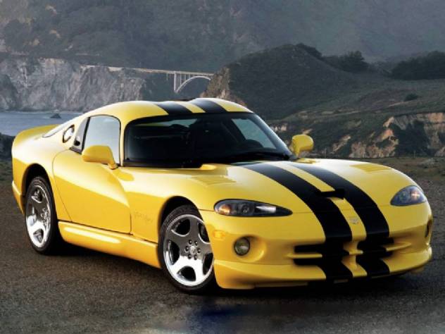 Dodge Viper V10 8.4 que faz 2,8 km/l e outros 4 carros grandes para fugir