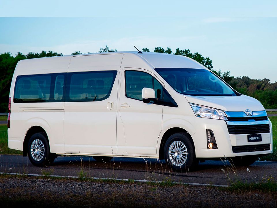 ToyotaHiace 2024 - ngulo frontal