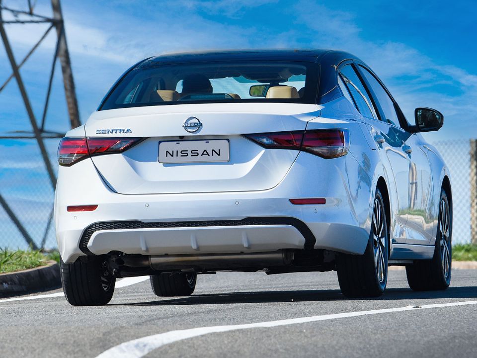 NissanSentra 2025 - ngulo frontal