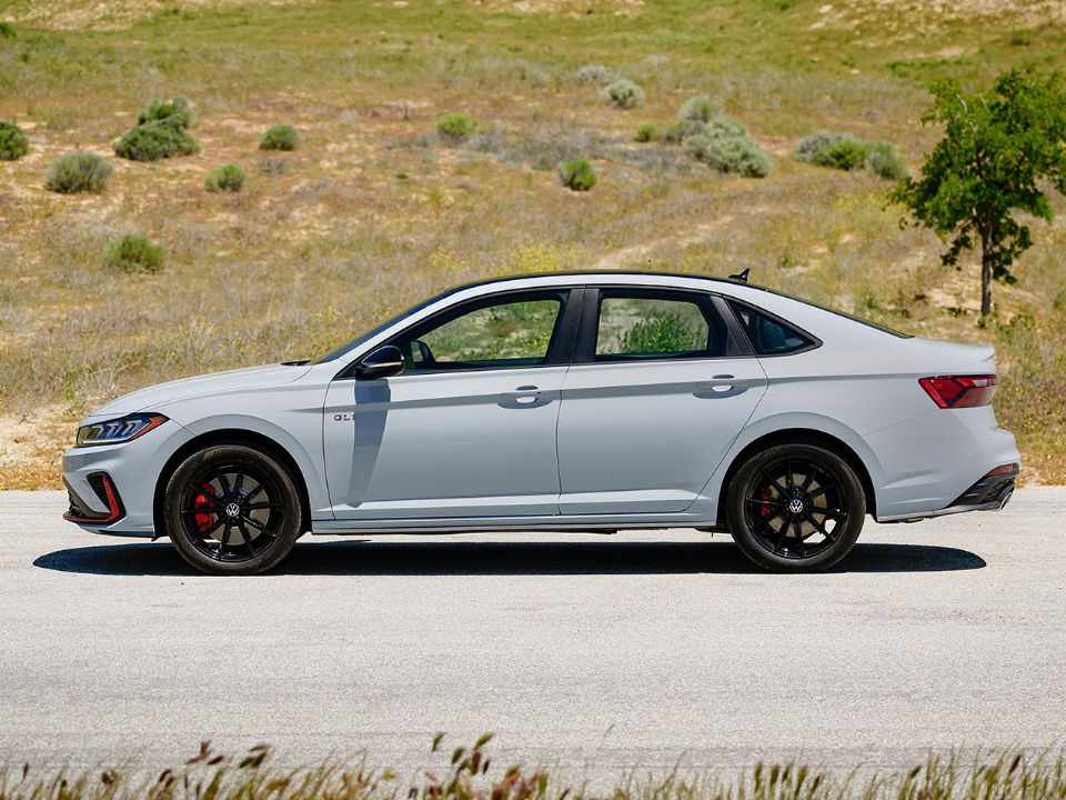 VolkswagenJetta 2025 - lateral