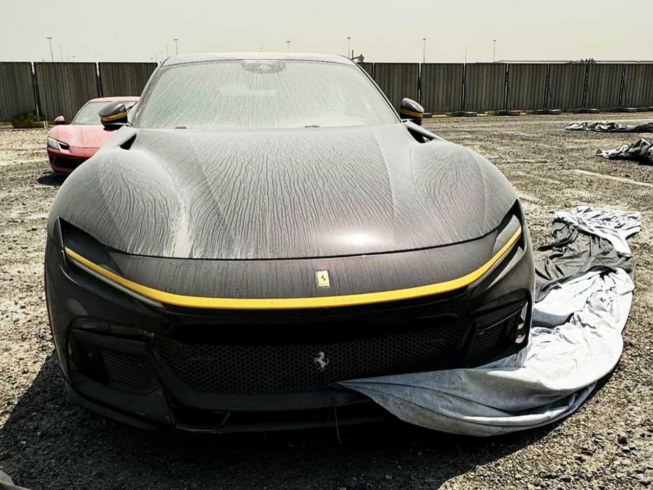 Ferrari Purosangue passa por inundao em Dubai, nos Emirados rabes