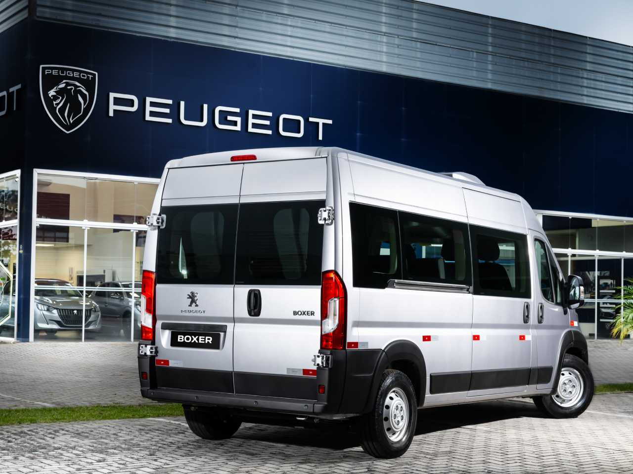 Peugeot Boxer Minibus