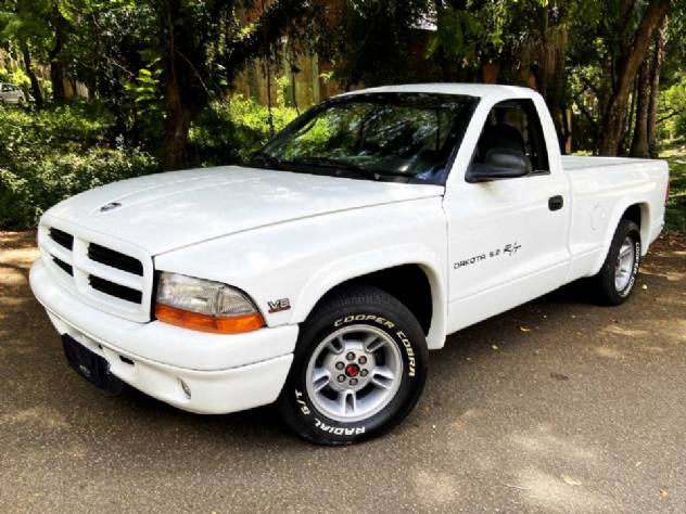 Dodge Dakota V8 ganha cmbio manual e fica mais esportiva; veja vdeo