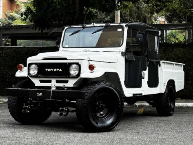 Rara Toyota Bandeirante Xingu restaurada custa quase uma picape Hilux 0 km