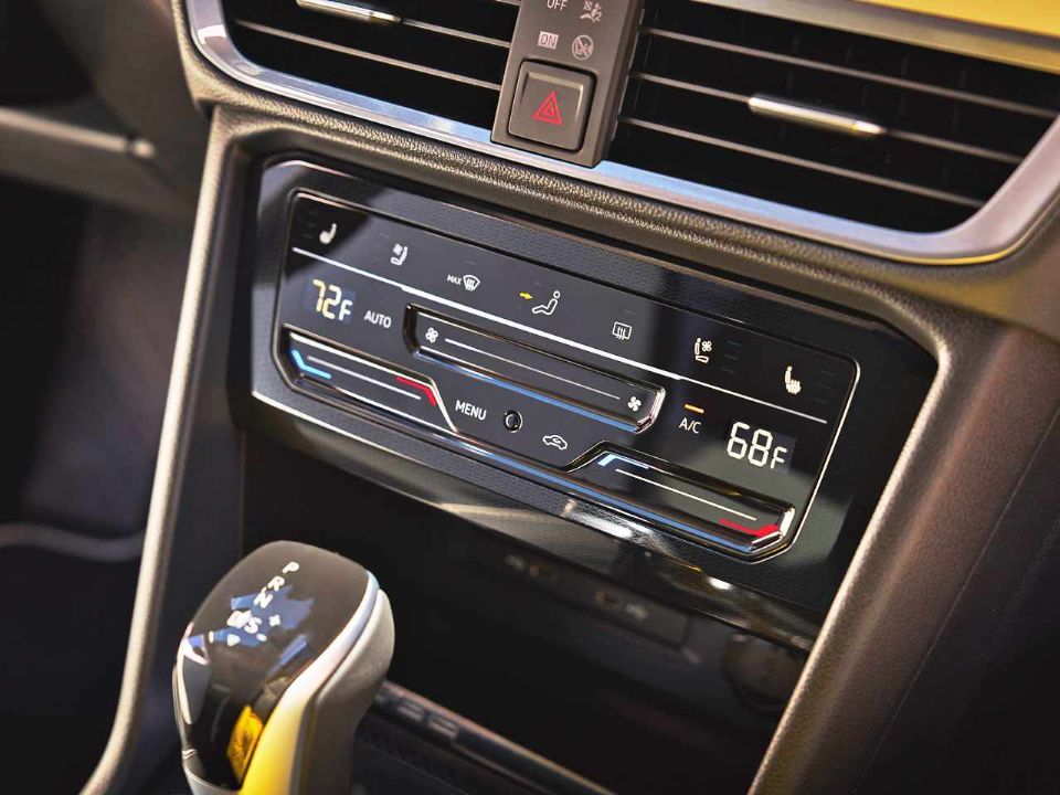 VolkswagenTaos 2025 - console central