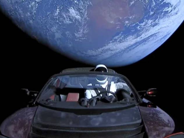 Por que tem um Tesla no espao? Carro de Elon Musk foi confundido com asteroide