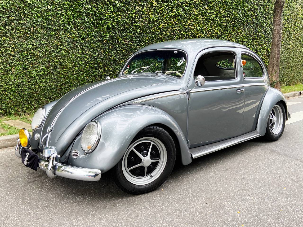 Fusca Zwitter 1953  um dos mais raros que a Volkswagen fabricou e pode ser customizado, como o carro da imagem