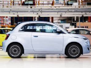 Fiat 500 hbrido aparece e vai comear a ser fabricado em outubro