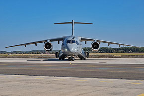 Mais um pas recebe o maior avio brasileiro